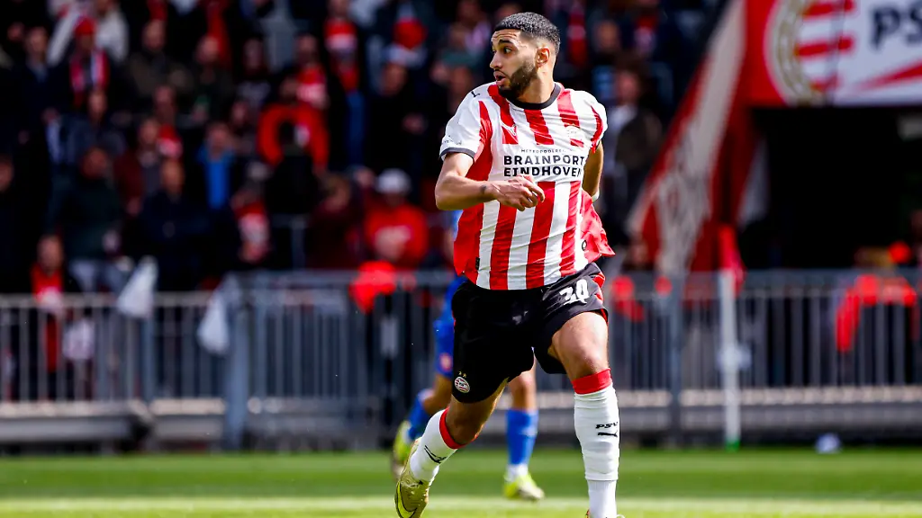 Ismael-Saibari-of-PSV-Eindhoven-dribbles-with-the-ball-PSV-Eindhoven-v-FC-Twente-Eredivisie-PSV-v-FC-Twente-65-Philips-Stadion-May-17-2026-Eindhoven-Netherlands