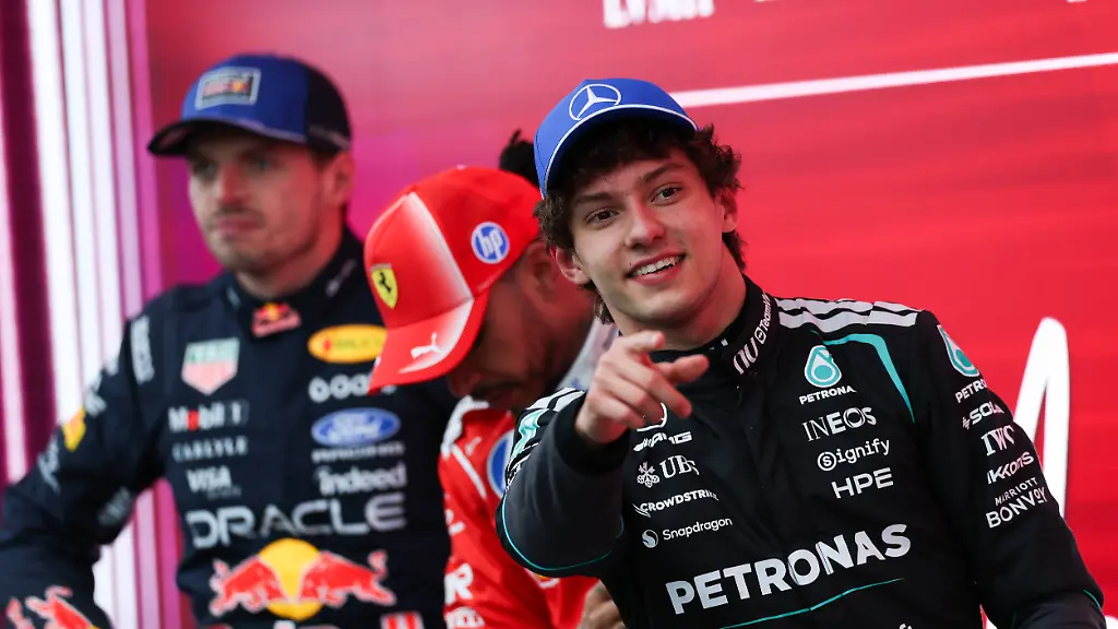 F1-Grand-Prix-of-Canada-MONTREAL-QUEBEC-MAY-24-First-place-winner-Kimi-Antonelli-of-Italy-and-Mercedes-AMG-Petronas-F1-team-gestures-with-second-place-winner-Lewis-Hamilton-of-Great-Britain-and-Ferrari-F1-team-and-third-place-winner-Max-Verstappen-of-the-Netherlands-and-Oracle-Red-Bull-Racing-F1-team-after-F1-Grand-Prix-of-Canada-at-Circuit-Gilles-Villeneuve-in-Montreal-Quebec-Canada-on-May-24-2026-Mert-Alper-Dervis-Anadolu-Montreal-Canada-Editorial-use-only-Please-get-in-touch-for-any-other-usage