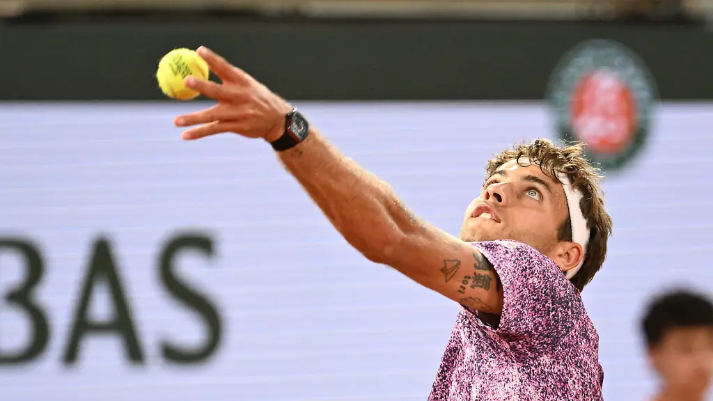 Flavio-Cobolli-ITA-during-his-quater-final-during-Roland-Garros-2026-Wednesday-june-3thd-2026-Paris-France-PHOTO-CHRISTOPHE-SAIDI-SIPA