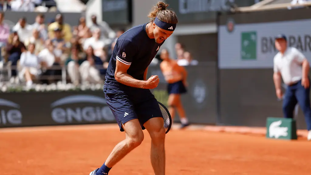 June-5-2026-Paris-Paris-France-Alexander-ZVEREV-GER-during-the-tennis-Grand-Slam-of-Roland-Garros-2026-menAaa-s-semi-final-match-between-Jakub-MENSIK-CZE-and-Alexander-ZVEREV-GER-at-Roland-Garros-Stadium-on-June-04-2026