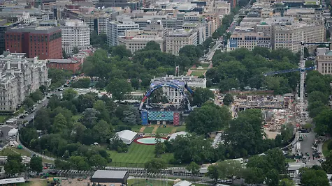 June-8-2026-Washington-Distirct-Of-Columbia-United-States-Construction-continues-on-the-White-House-South-Lawn-as-final-preparations-are-made-for-the-upcoming-UFC-Freedom-250-event-now-just-days-away