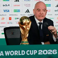 FIFA-World-Cup-2026-FIFA-President-Gianni-Infantino-Press-Conference-Estadio-Azteca-Mexico-City-Mexico-June-10-2026-FIFA-President-Gianni-Infantino-with-the-FIFA-World-Cup-trophy-during-the-press-conference-REUTERS-Henry-Romero