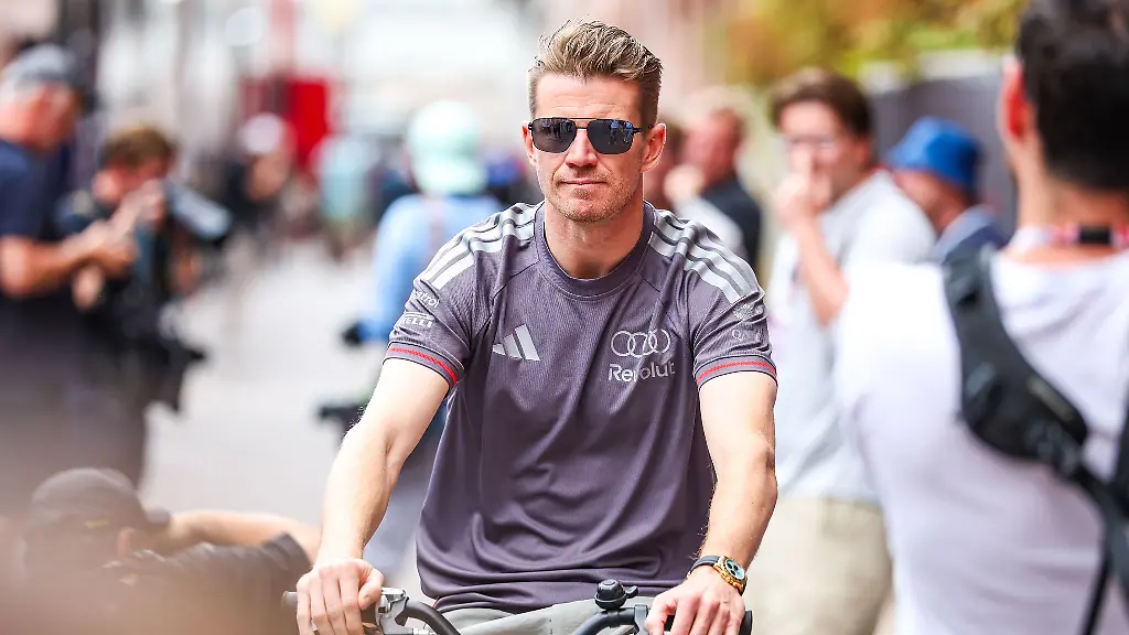 Nico-Huelkenberg-kann-beim-Fussball-einfach-nur-Fan-sein