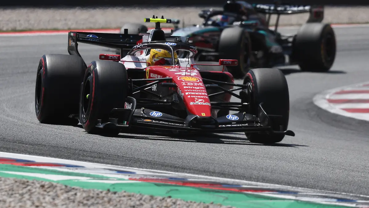 F1-Barcelona-Catalunya-Grand-Prix-2026-Lewis-Hamilton-of-Ferrari-and-Andrea-Kimi-Antonelli-of-Mercedes-during-the-Formula-1-Barcelona-Catalunya-Grand-Prix-at-Circuit-de-Barcelona-Catalunya-in-Barcelona-on-June-14-2026-Barcelona-Spain-PUBLICATIONxNOTxINxFRA-Copyright-xJakubxPorzyckix-originalFilename-porzycki-f1barcel260614-np9el