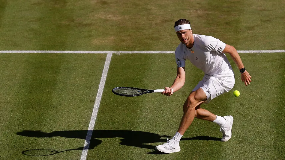 Tennis-Wimbledon-All-England-Lawn-Tennis-and-Croquet-Club-London-Britain-July-2-2026-Germany-s-Alexander-Zverev-in-action-during-his-second-round-match-against-France-s-Valentin-Royer-REUTERS-Andrew-Couldridge