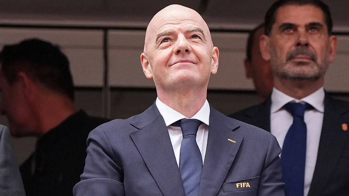 FIFA-President-Gianni-Infantino-in-the-stands-before-kick-off-Spain-v-Austria-2026-FIFA-World-Cup-WM-Weltmeisterschaft-Fussball-ROund-of-32-Football-Los-Angeles-Stadium-California-USA-02-Jul-2026Los-Angeles-Los-Angeles-Stadium-California-CA-United-States-of-America-PUBLICATIONxINxGERxSUIxAUTxHUNxGRExMLTxCYPxROUxBULxUAExKSAxCHNxDENxINDxITAxPORxESPxSWExTURxMEXxCOLxVENxPERxECUxBRAxARGxCHIxURUxPARxPANxONLY-Copyright-xIsmaelxAdnan-Shutterstockx-16974404bs
