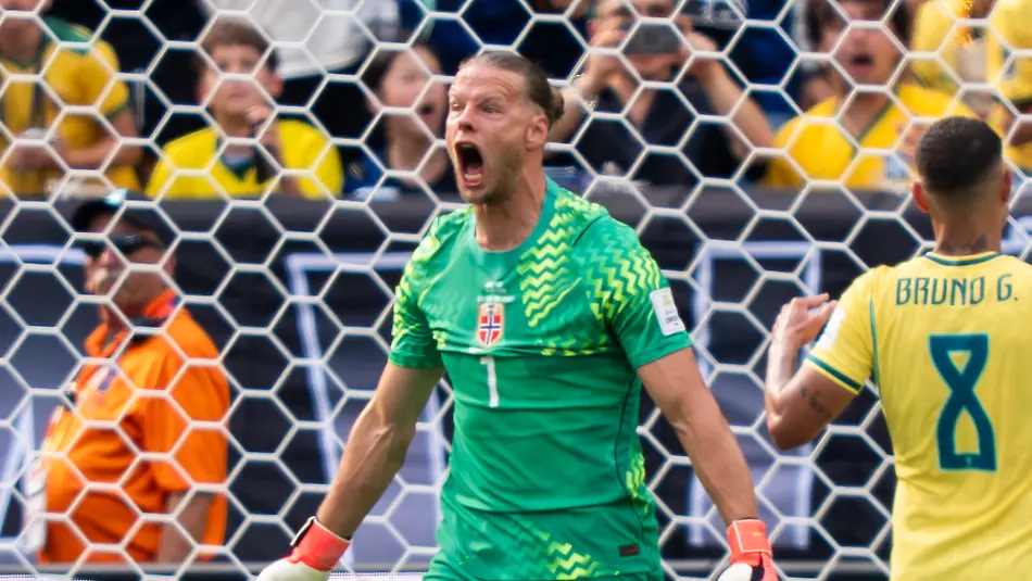 Oerjan-Nyland-Norway-1-jubelt-lautstark-ueber-einen-gehaltenen-Ball-FIFA-World-Cup-2026-Brazil-v-Norway-05-July-2026-FIFA-World-Cup-2026-Brazil-v-Norway-Round-of-16-at-New-York-New-Jersey-Stadium-in-East-Rutherford-New-Jersey-USA