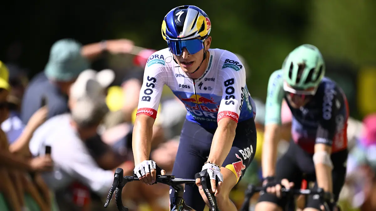 Tour-de-France-2026-Stage-10-LE-LIORAN-FRANCE-JULY-14-Lipowitz-Florian-GER-of-Red-Bull-BORA-Hansgrohe-at-the-finish-line-during-stage-10-of-the-113rd-edition-of-Tour-de-France-an-UCI-World-Tour-2