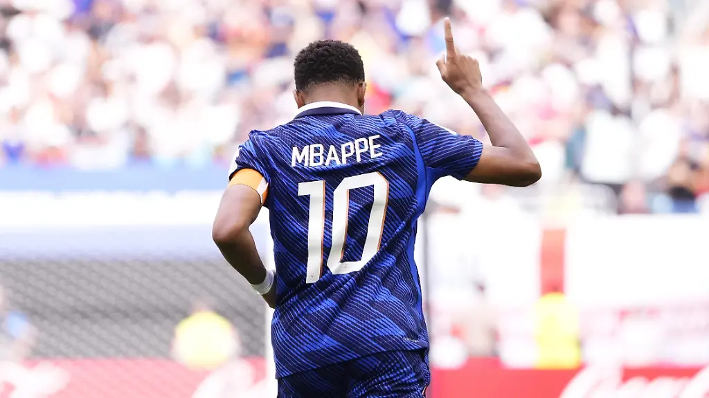 Kylian-Mbappe-of-France-celebrates-after-scoring-his-team-s-first-goal-during-the-FIFA-World-Cup-Bronze-final-football-match-between-France-and-England-on-18-July-2026-at-Hard-Rock-Stadium-in-Miami-Gardens-Miami-Florida-United-States-Photo-Jose-Breton-Spain-DPPI-DPPI
