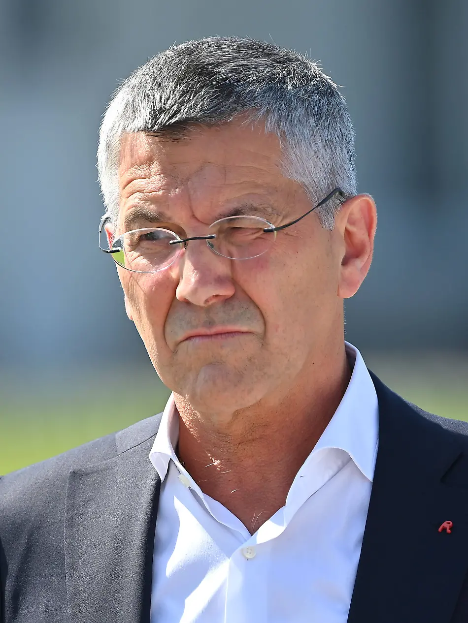 Herbert-HAINER-Praesident-Bayern-Muenchen-Einzelbild-angeschnittenes-Einzelmotiv-Portraet-Portrait-Portraet-Pressetermin-im-Rahmen-der-Einladung-der-Olympischen-Spitzenverbaende-zur-Vorstellung-des-vertieften-Bewerbungskonzepts-Muenchen-20XX-am-Donnerstag-18-06