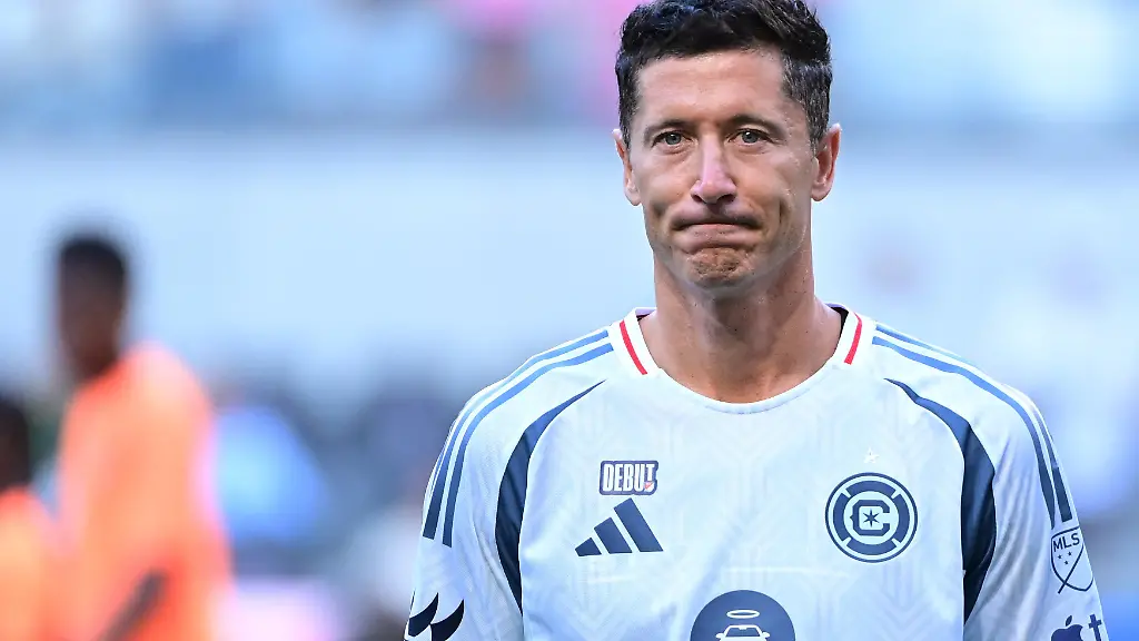 Chicago-Fire-FC-Robert-Lewandowski-9-looks-on-prior-to-the-match-between-Inter-Miami-and-Chicago-at-Nu-Stadium-in-Miami-Florida-on-July-22-2026
