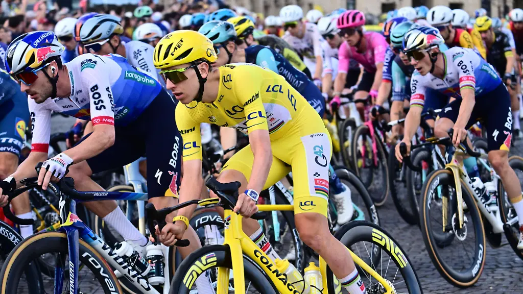 Tour-de-France-2026-Stage-21-PARIS-CHAMPS-ELYSEES-FRANCE-JULY-26-Pogacar-Tadej-SLO-of-UAE-Team-Emirates-XRG-during-stage-21-of-the-113rd-edition-of-Tour-de-France-an-UCI-World-Tour-2