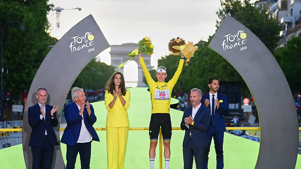 Tadej-Pogacar-hat-zum-fuenften-Mal-die-Tour-de-France-gewonnen