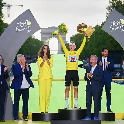 Tadej-Pogacar-hat-zum-fuenften-Mal-die-Tour-de-France-gewonnen