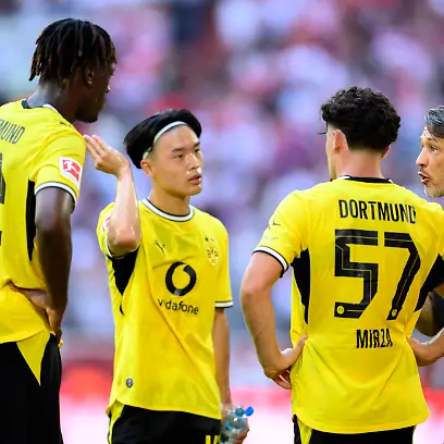 Trainer-Niko-Kovac-Borussia-Dortmund-im-Gespraech-l-r-Joane-Gadou-Borussia-Dortmund-Takato-Yamamoto-Borussia-Dortmund-Marwan-Mirza-Borussia-Dortmund-Kovac-Fussball-Testspiel-Fortuna-Duesseldorf-Borussia-Dortmund-2-1-am-25-07-2026-in-Duesseldorf-Deutschland-Merkur-Spiel-Arena-Coach-Niko-Kovac-of-Borussia-Dortmund-interviewed-from-left-to-right-Joane-Gadou-of-Borussia-Dortmund-Takato-Yamamoto-of-Borussia-Dortmund-Marwan-Mirza-of-Borussia-Dortmund-Kovac-soccer-friendly-match-Fortuna-Duesseldorf-vs