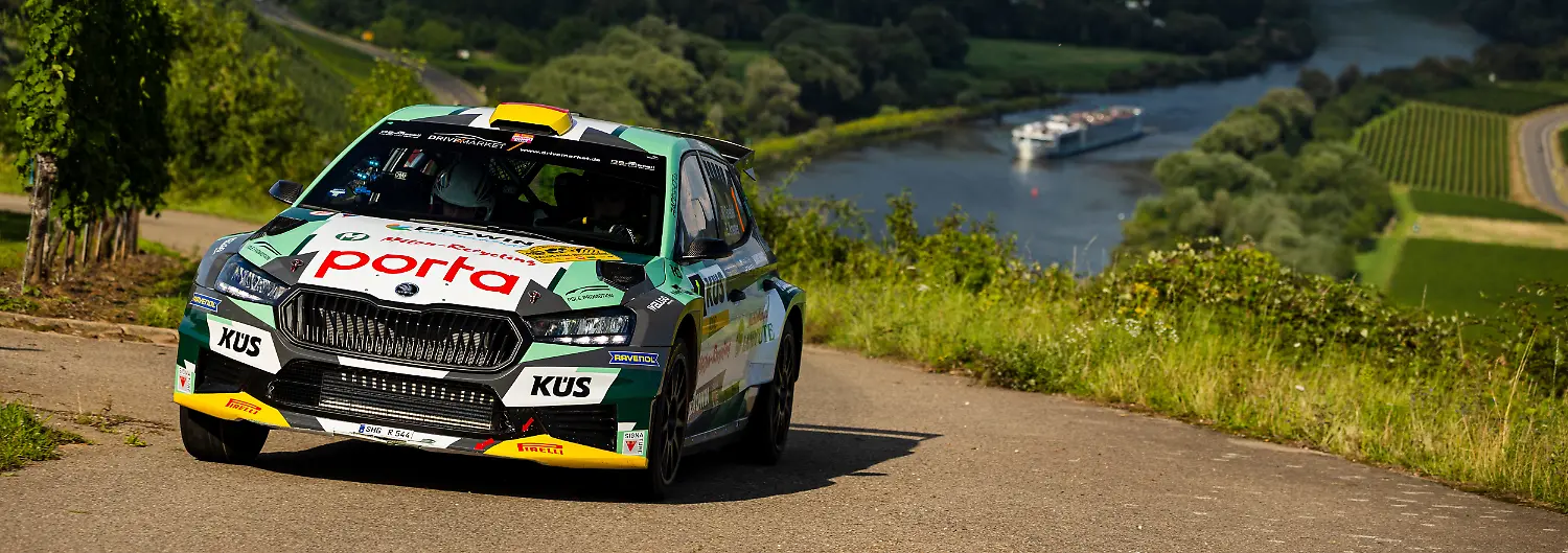 Marijan-Griebel-und-Co-Pilotin-Ella-Kremer-gewannen-die-Rallye-ADAC-Mittelrhein-souveraen