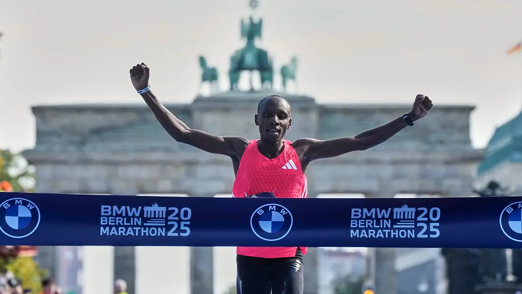 Sabastian-Sawe-siegte-klar-beim-51-Berlin-Marathon