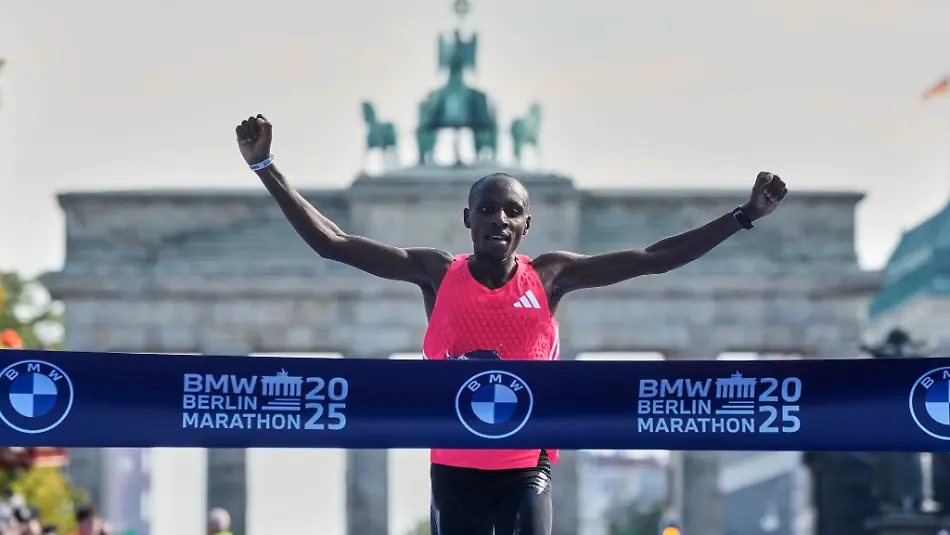 Sabastian-Sawe-siegte-klar-beim-51-Berlin-Marathon